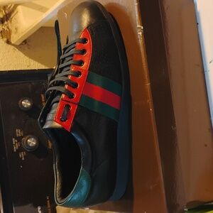 Classic Gucci sneakers